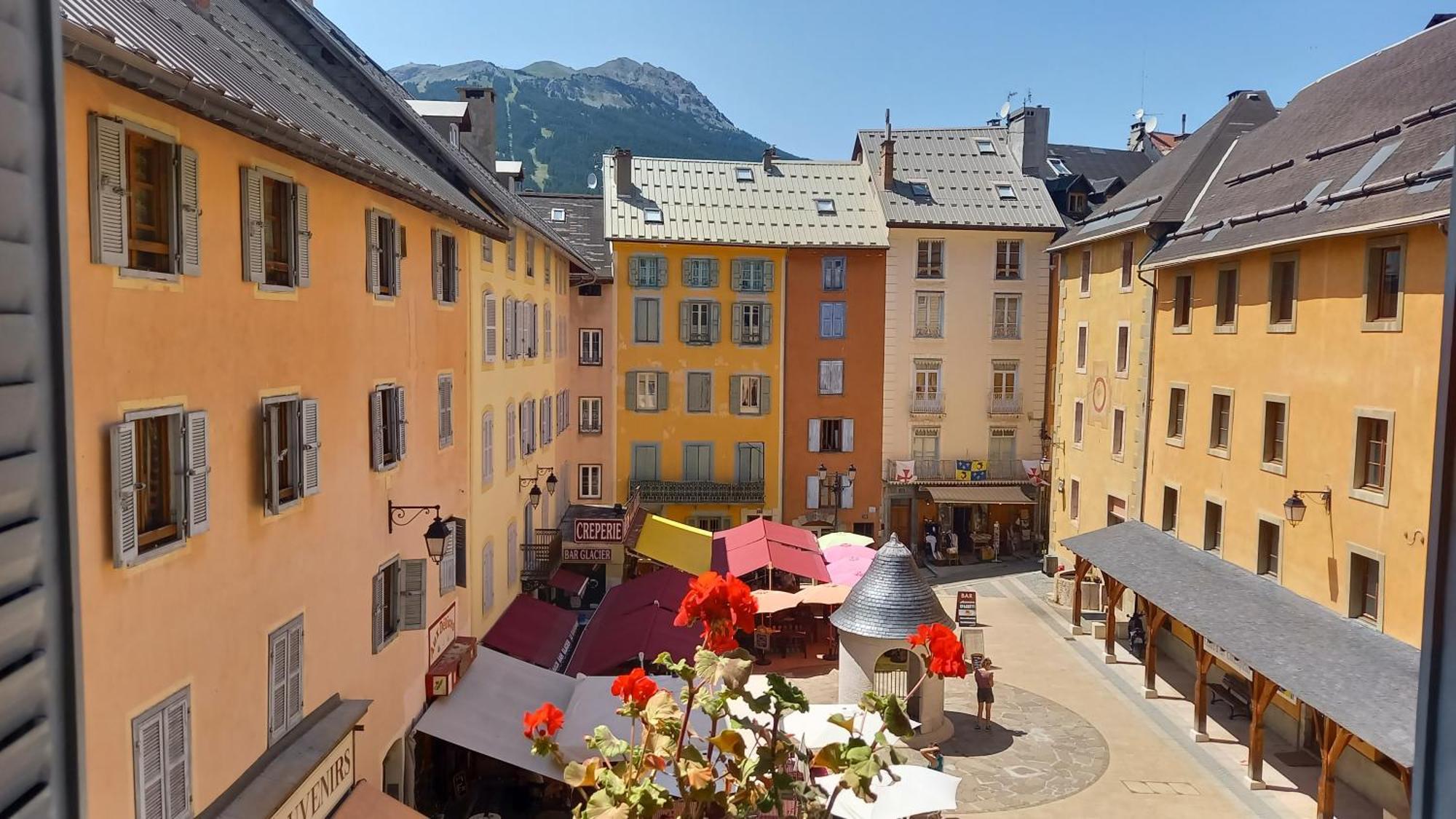 Appartement De Charme Le 1707 Au Coeur De La Cite Vauban Briançon Eksteriør bilde