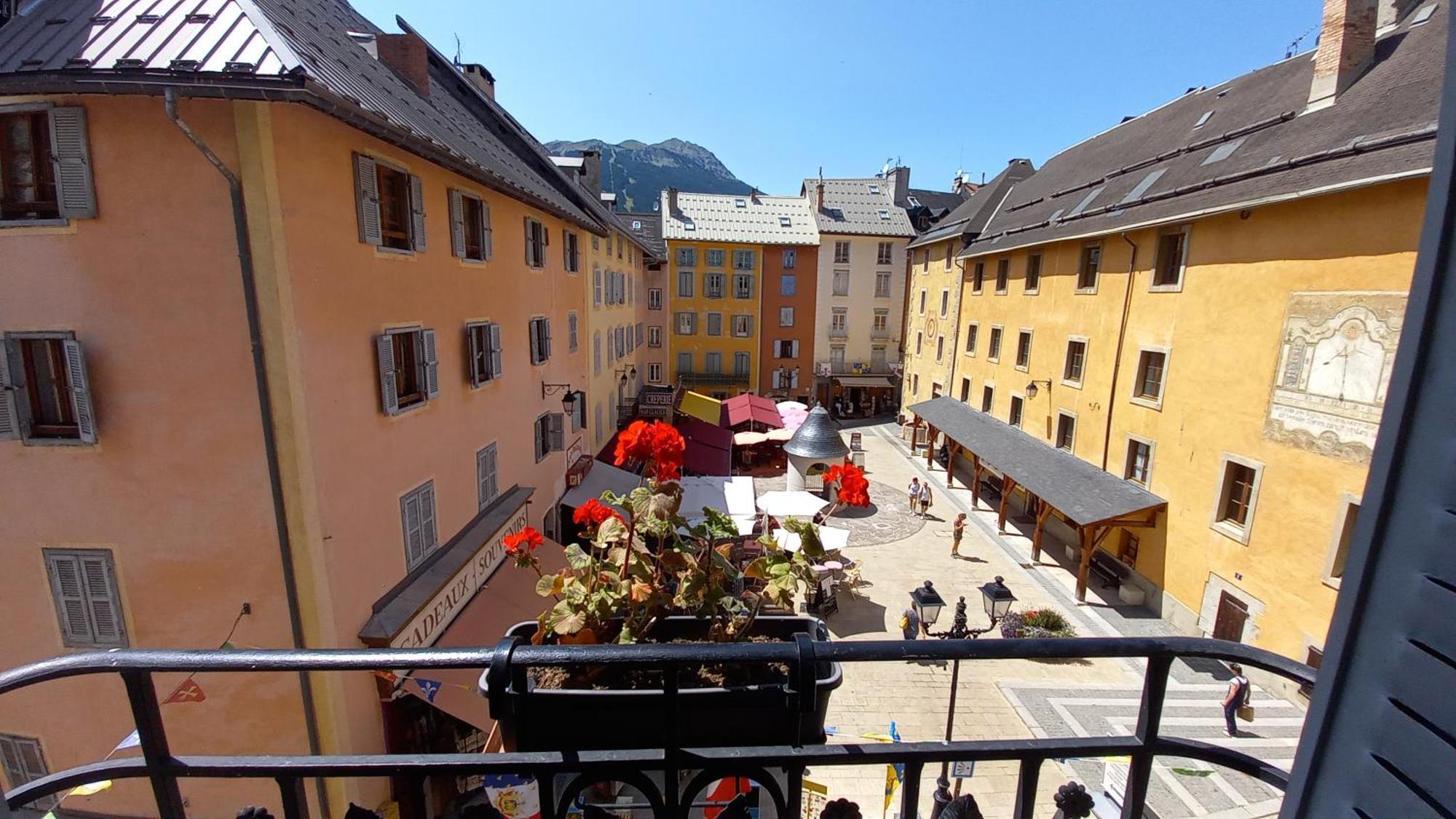 Appartement De Charme Le 1707 Au Coeur De La Cite Vauban Briançon Eksteriør bilde